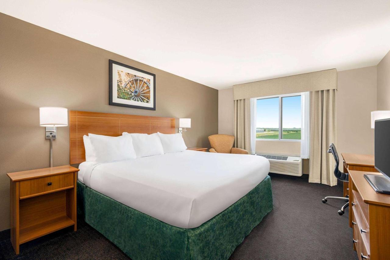 Baymont By Wyndham Hotel
